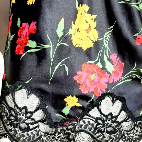 1990s Vintage Black Flowers & Lace Camisole Slip Top By Oscar De La Renta NWOTs - Picture 4 of 8
